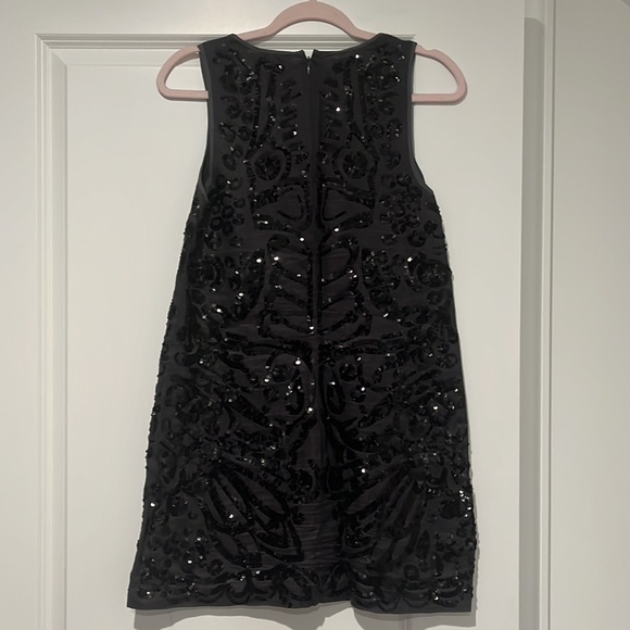 Super cute Dress with paiettes - Picture 4 of 5